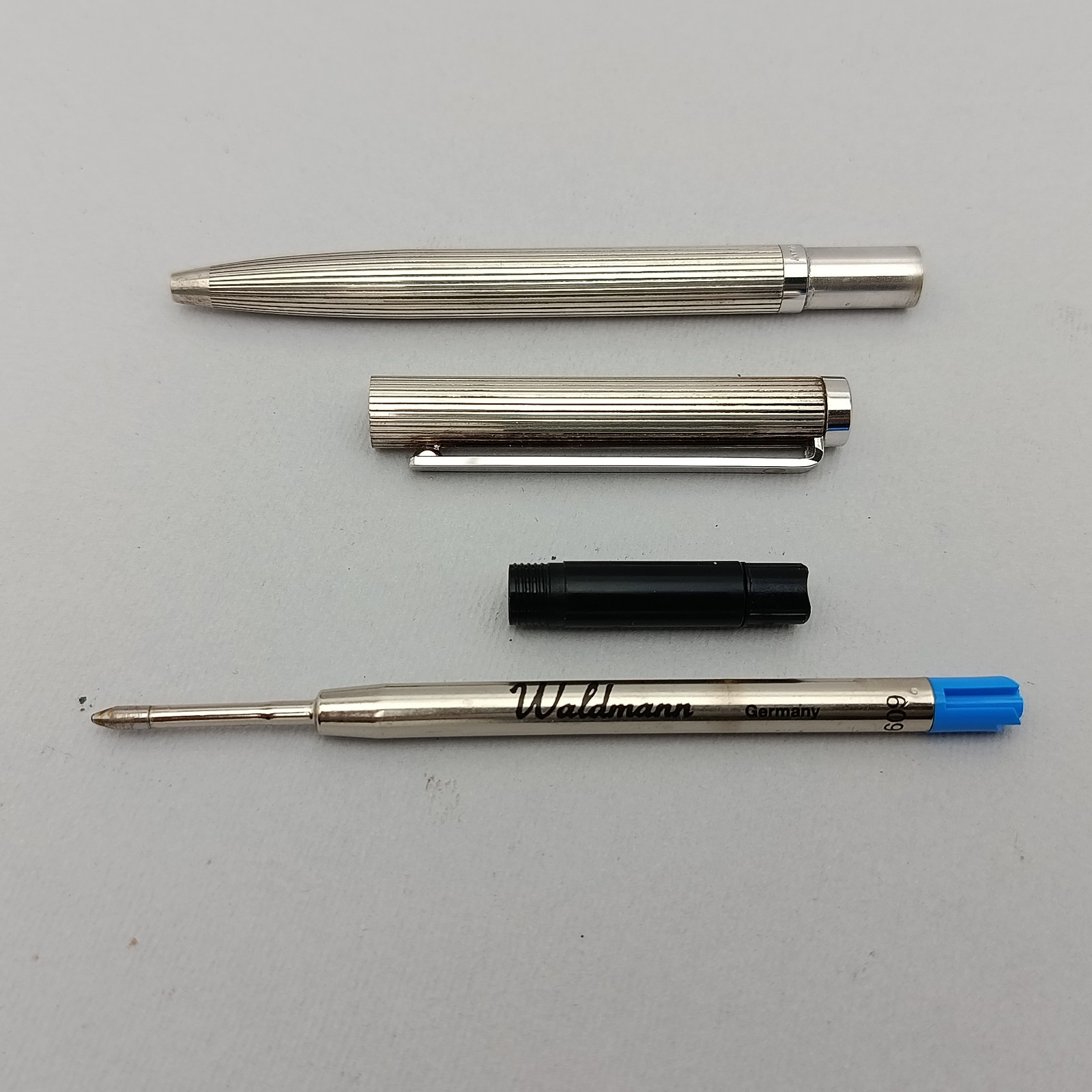 WALDMANN STERLING SILVER 925 TWIST PINSTRIPE BALLPOINT PEN VINTAGE EXCELLENT