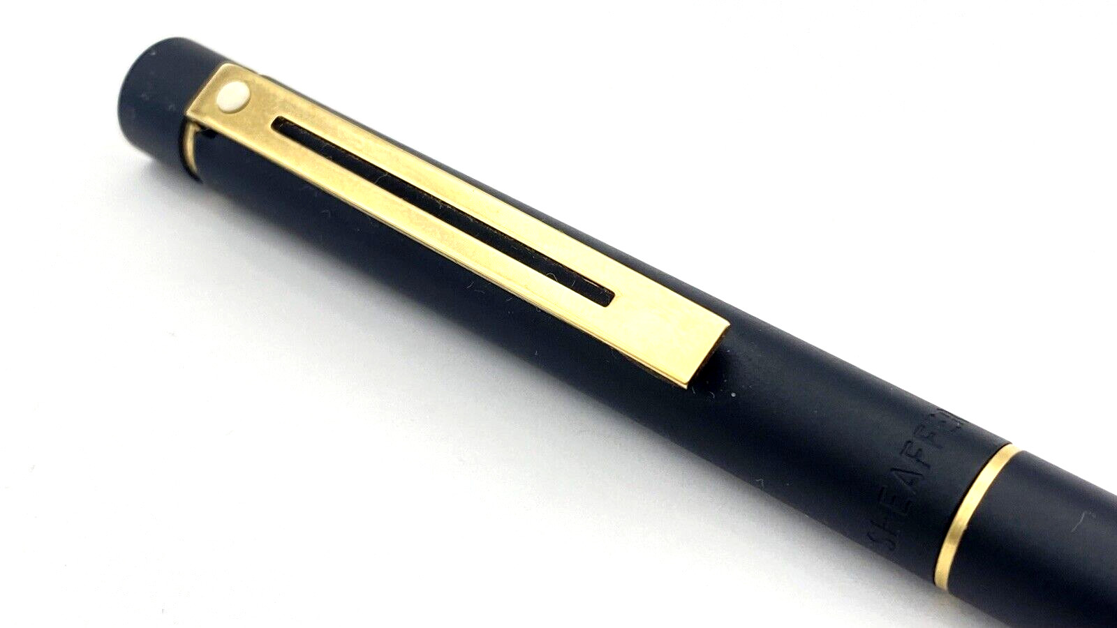 VINTAGE SHEAFFER SLIM TARGA ROLLERBALL PEN IN MATTE BLACK MADE IN UNITED STATES