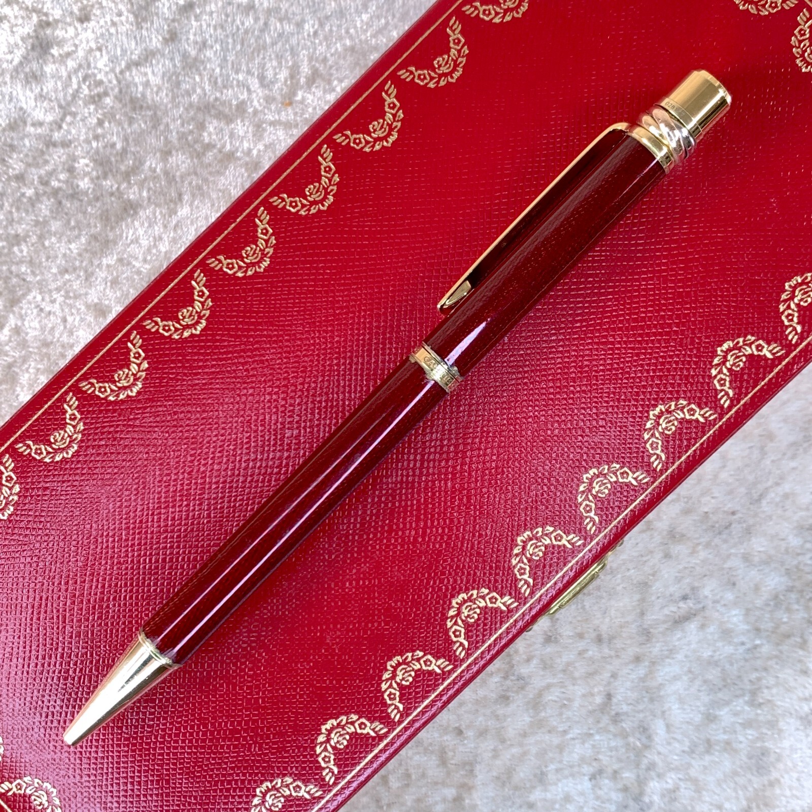 Cartier Ballpoint Pen Rare Trinity Bordeaux Enamel Engraved Pattern with Case