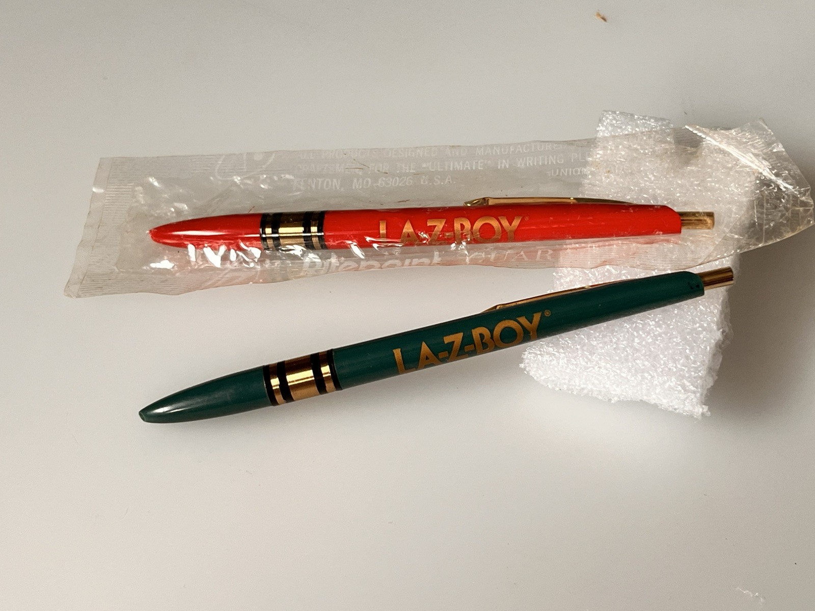 2-VINTAGE RITEPOINT ADVERTISING PENS-LA-Z-BOY