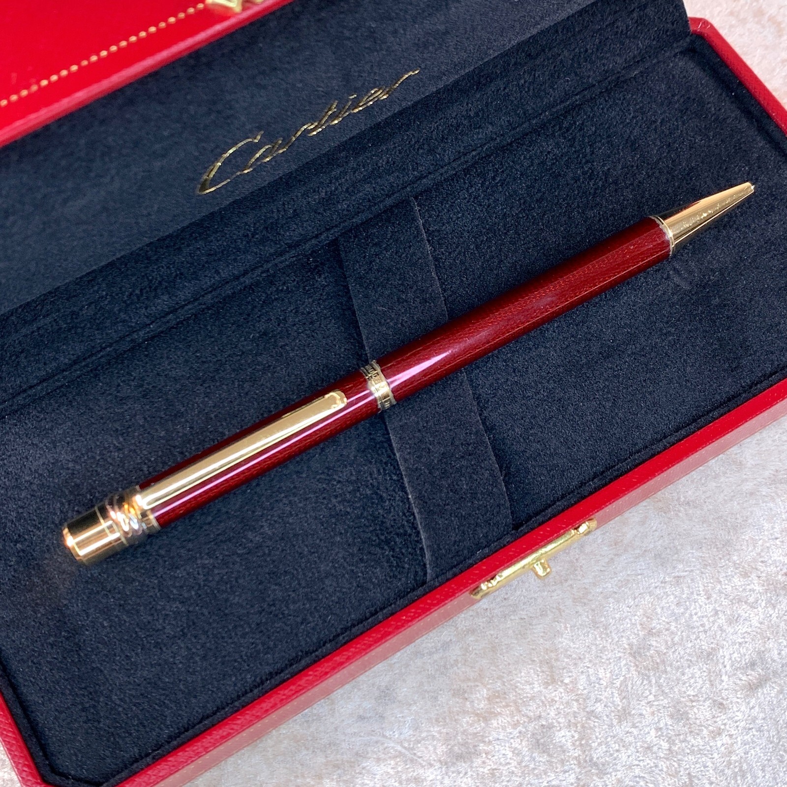Cartier Ballpoint Pen Rare Trinity Bordeaux Enamel Engraved Pattern with Case