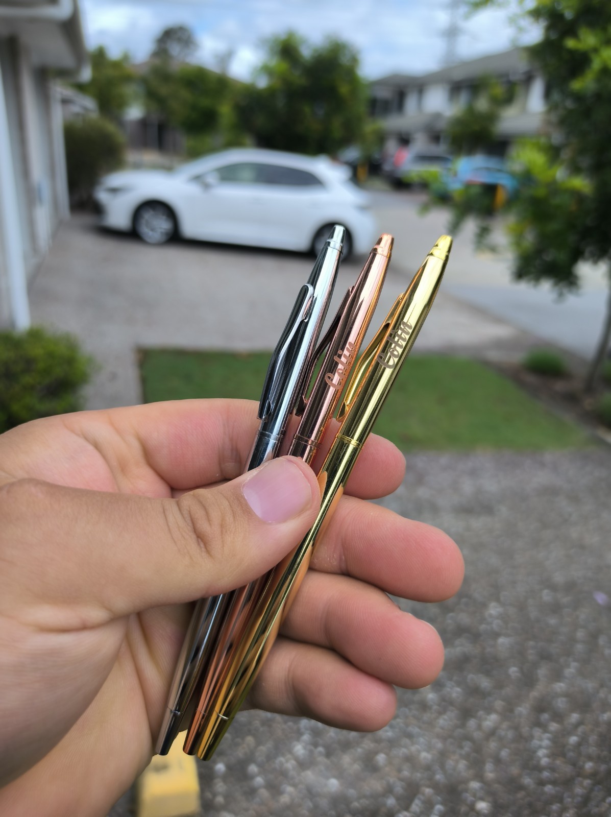 Luxury Metallic Engraved Pens – Timeless Elegance