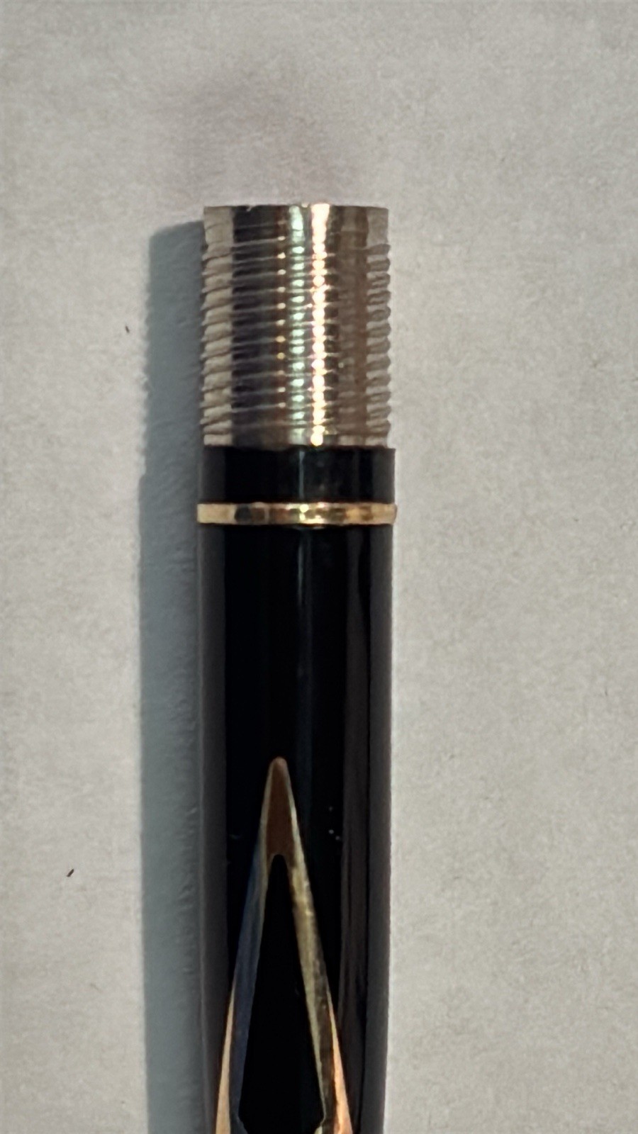 Vintage SHEAFFER TARGA 1005 Imperial Brass Fluted 14K Gold F Nib Fountain Pen
