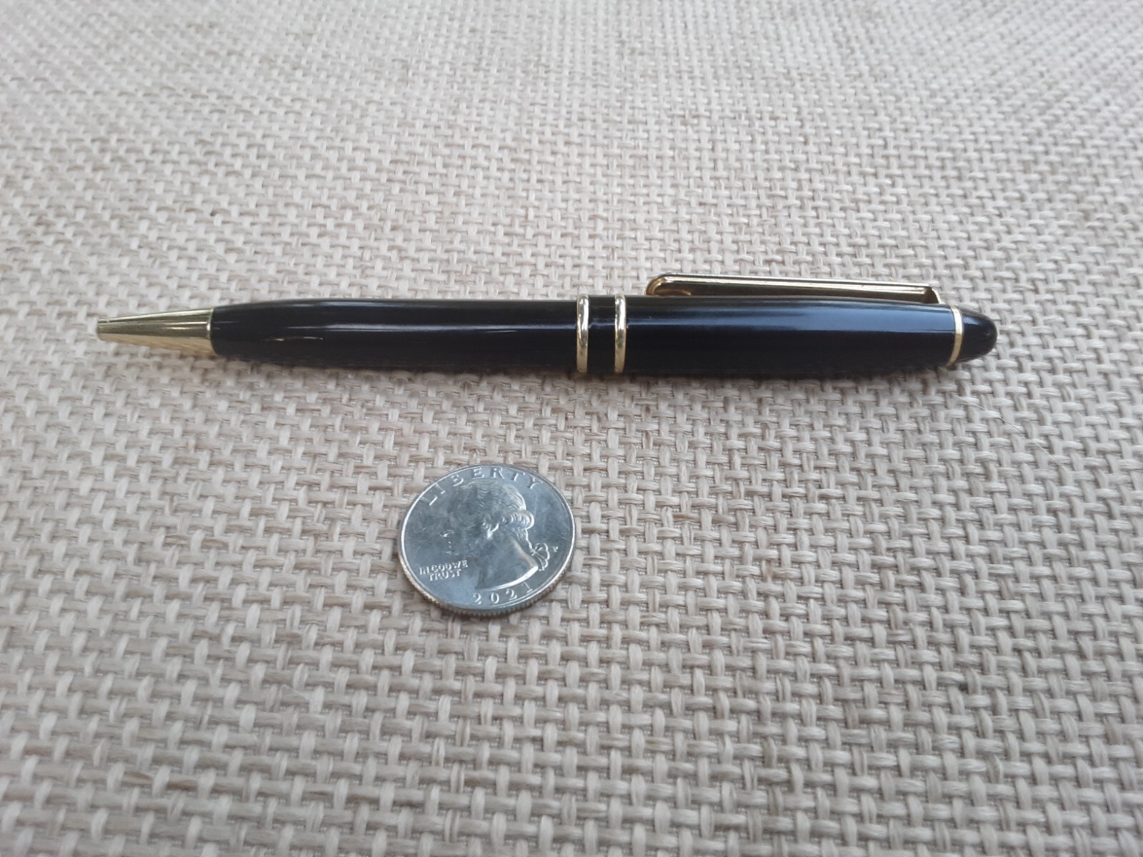VTG Ballpoint Pen W/A Scrimshaw Sailboats Pocket Clip in Good Working Condition