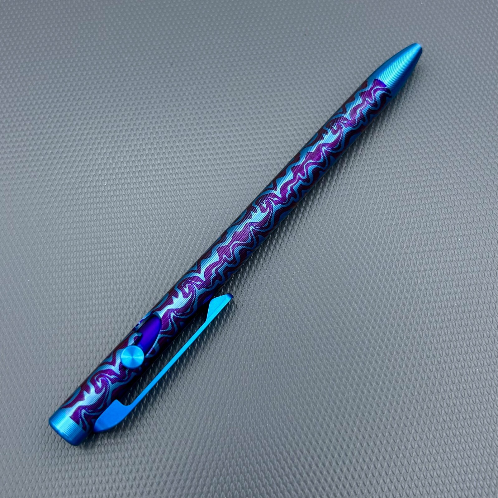 Tactile Turn – Titanium Slim Bolt Action Standard Size Pen Squigly Ano Colors