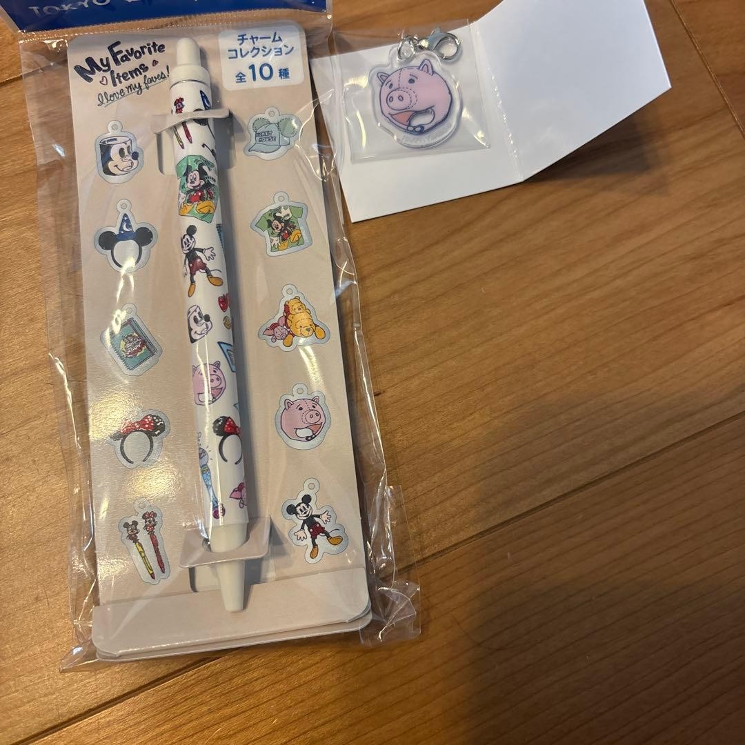 Disney resort souvenir random charm ballpoint pen #0559e6