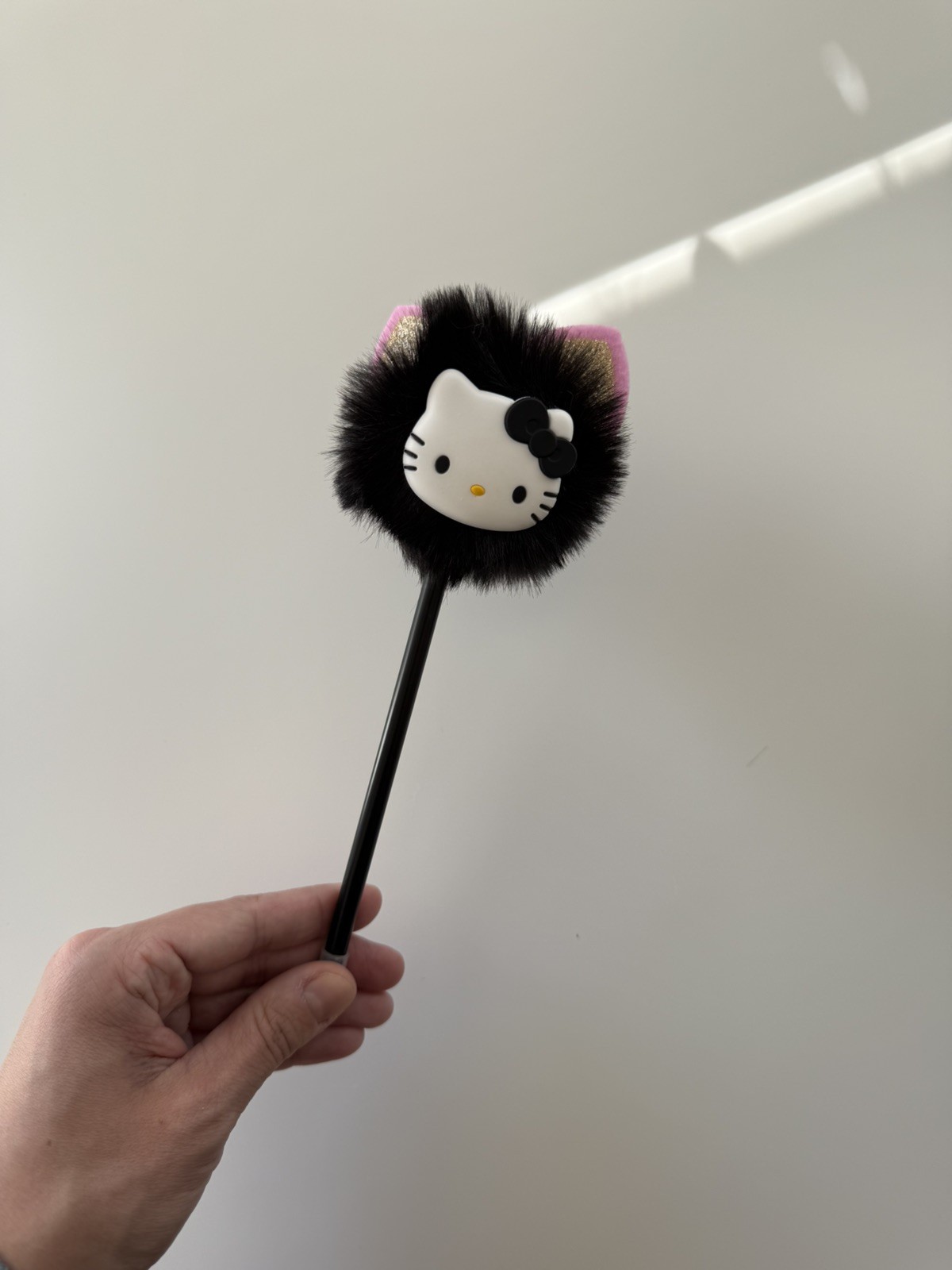 Kawaii Hello Kitty Black Furry Pen – Cute Plush Cat Pen for Girls & Teens