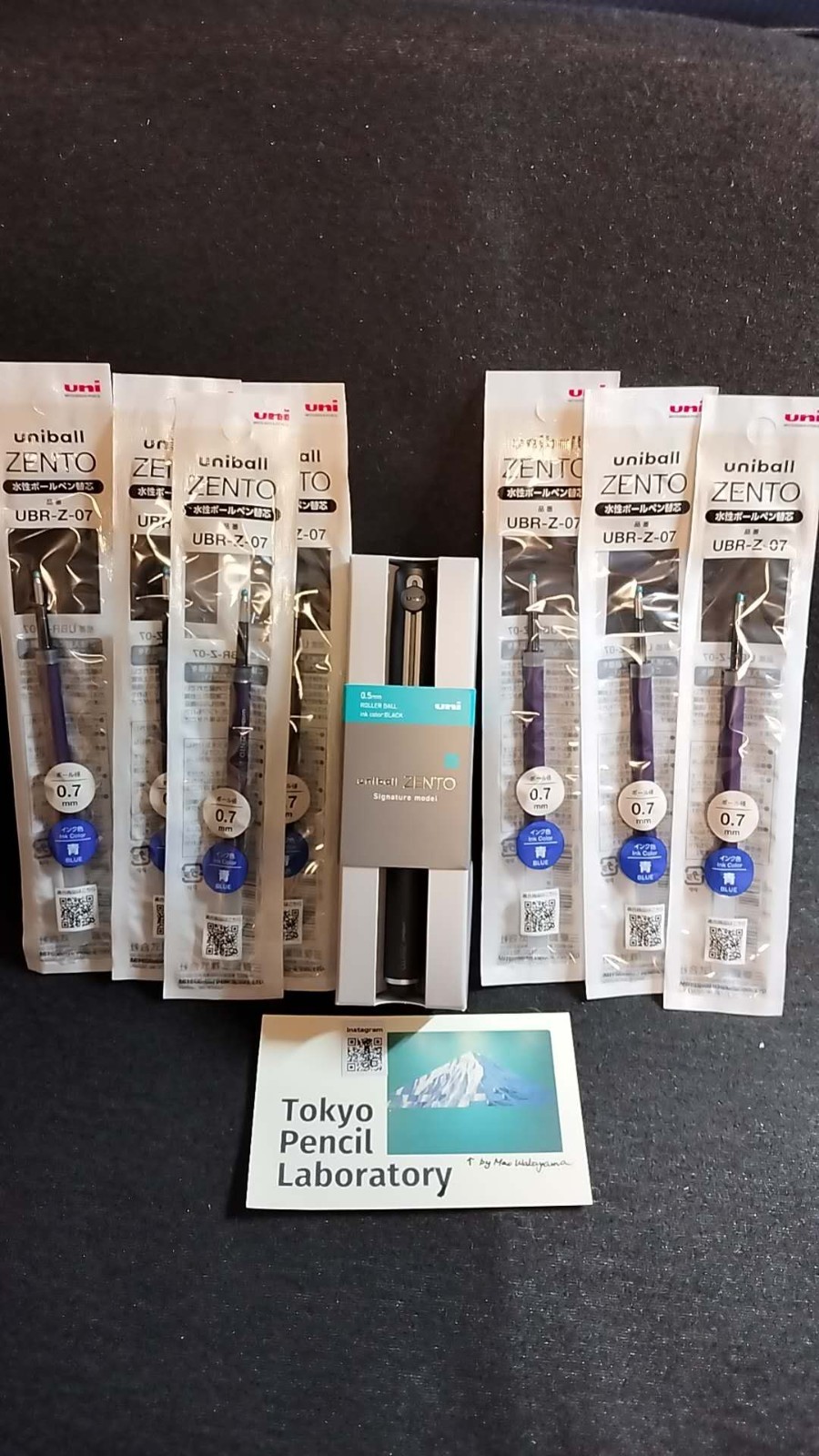 【DDP】Uniball ZENTO Signature model 0.5mm Black with 7 Refill blue inks of 0.7mm