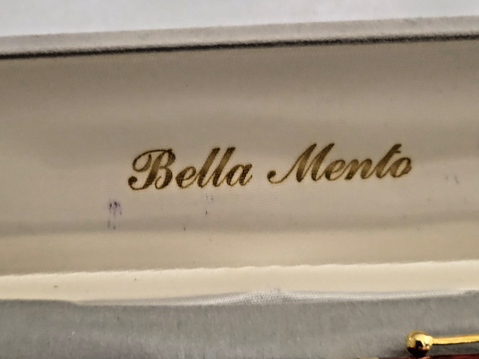 Vintage Bella Mento Pen in Case reddish/orangish mixed with black swirl Color