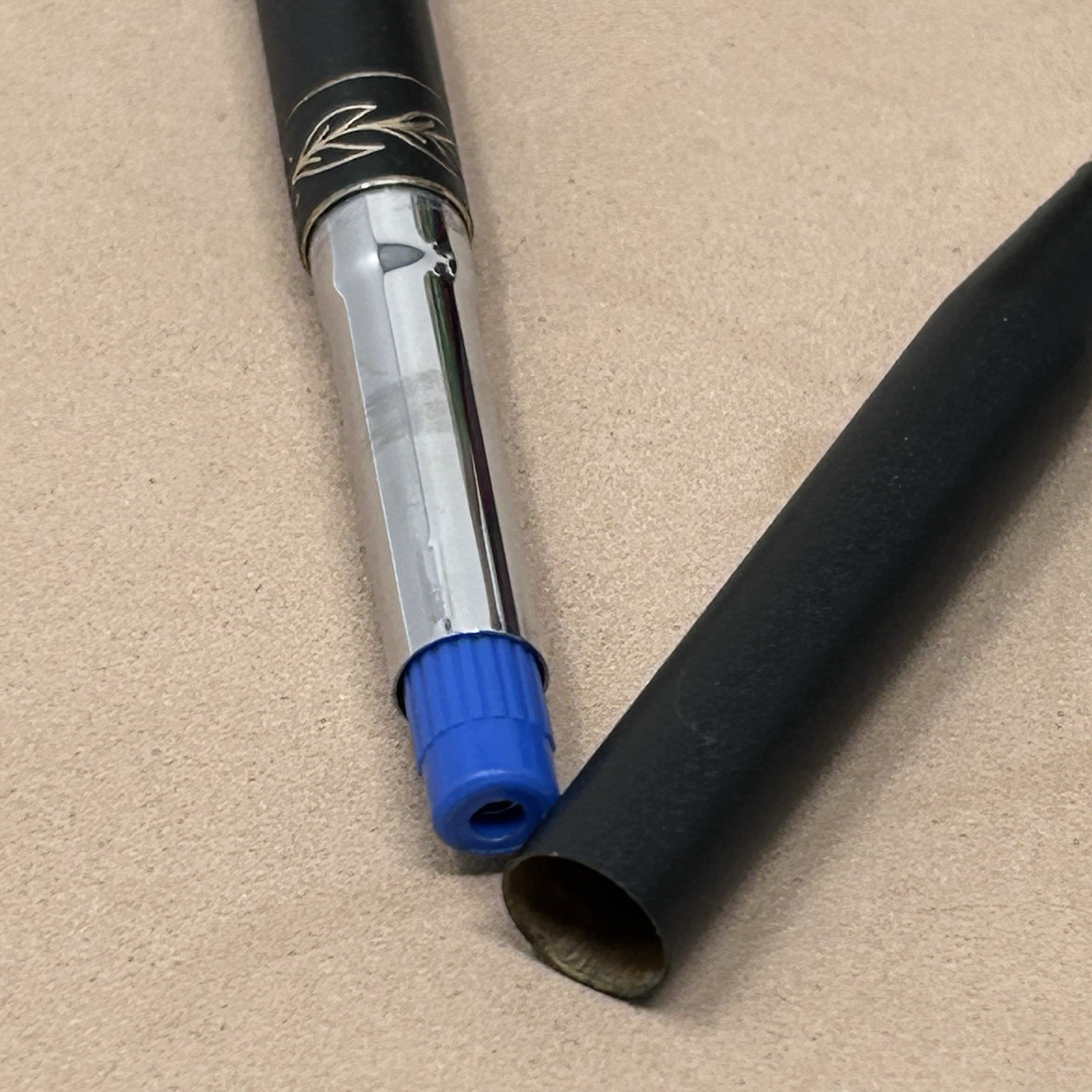 Vintage Cross Classic Century Ballpoint Pen Ladies Matte Black & Gold Trim, USA