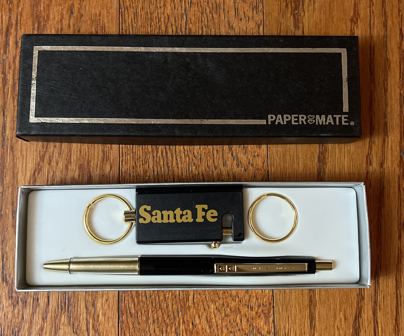 New NOS Vintage Paper Mate Double Heart Santa Fe Railroad Train Pen & Keychain