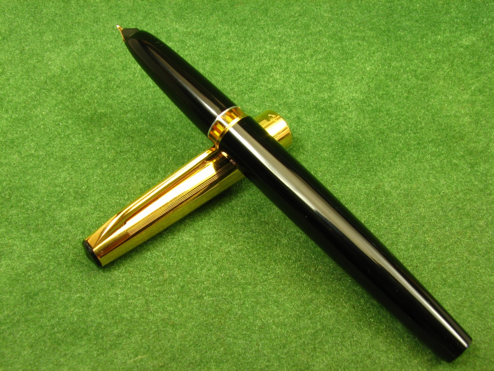 Vintage SOYUZ Fountain Pen 14K Gold Nib USSR 1970s NOS