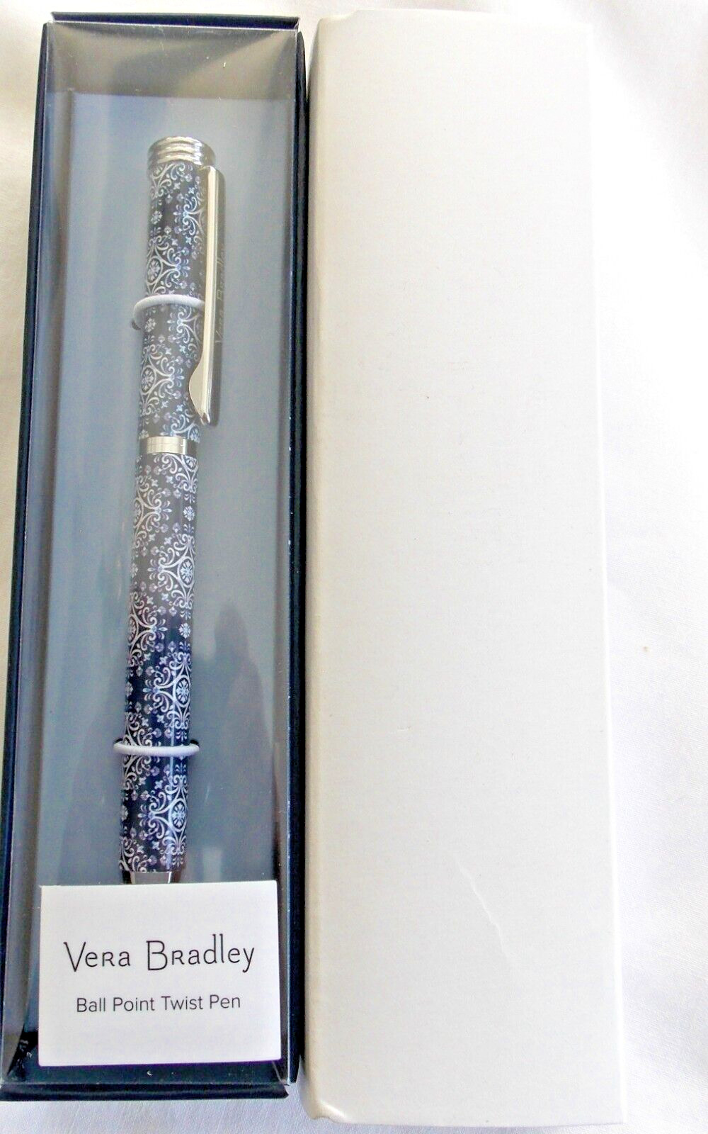 Vera Bradley STEEL BLUE MEDALLION Metal Twist Ball Point Pen Black ink NIB