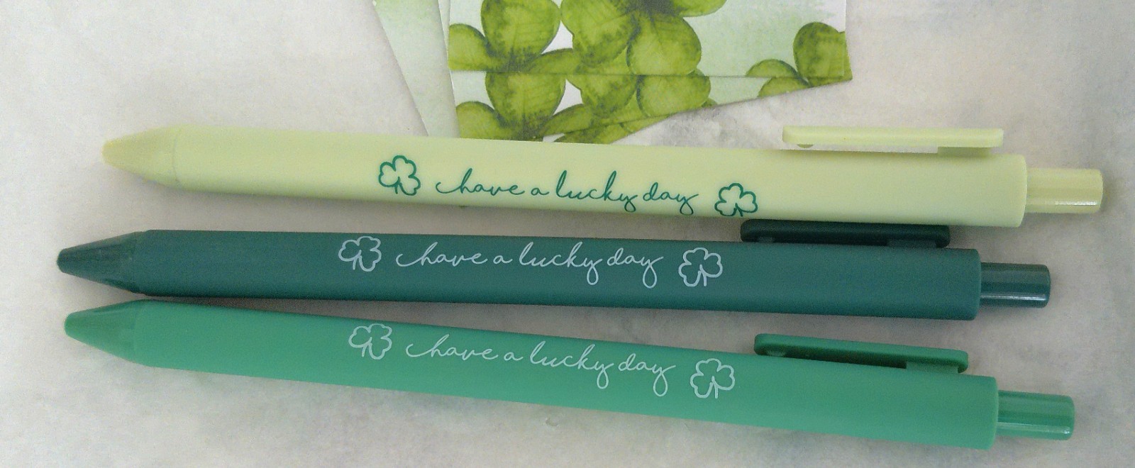 New Set of 3 Shades of Green Have a Lucky Day Pens w/ Irish Prayer Cards