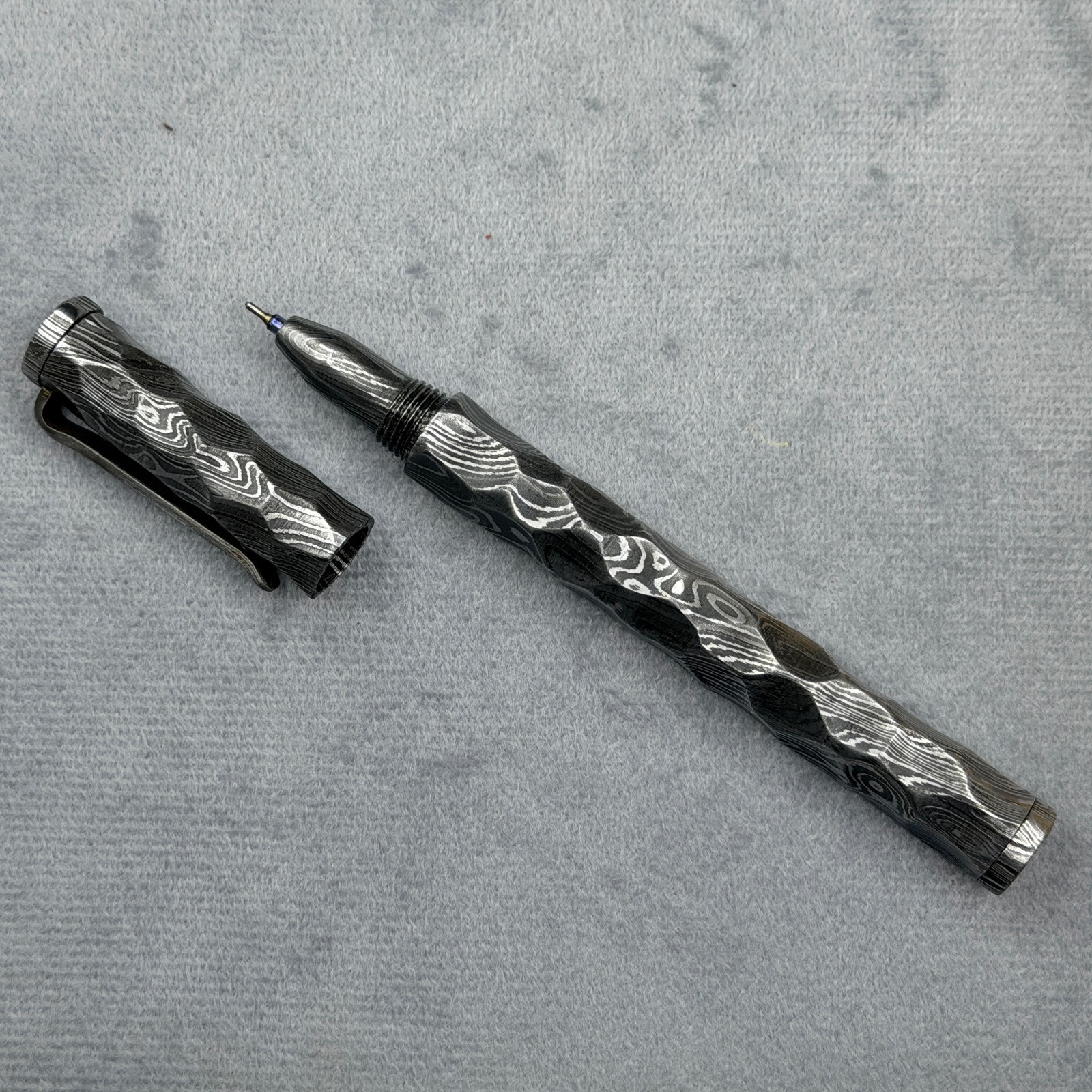 Hand Forged Damascus Steel Pen: Hammered Finish, Extra Refill