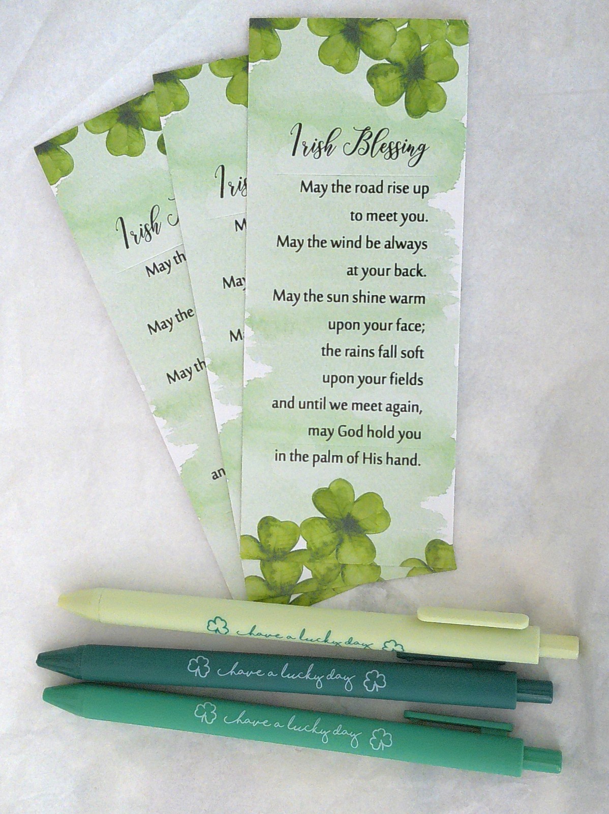 New Set of 3 Shades of Green Have a Lucky Day Pens w/ Irish Prayer Cards