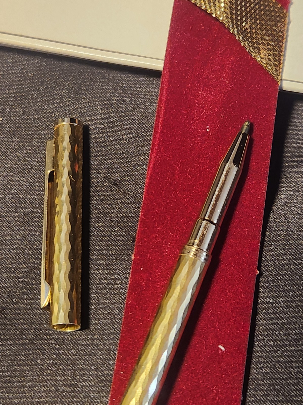 VINTAGE – Saint Tropez Pen w/ Original Box – Gold Metal Pen – Ink Color Unknown
