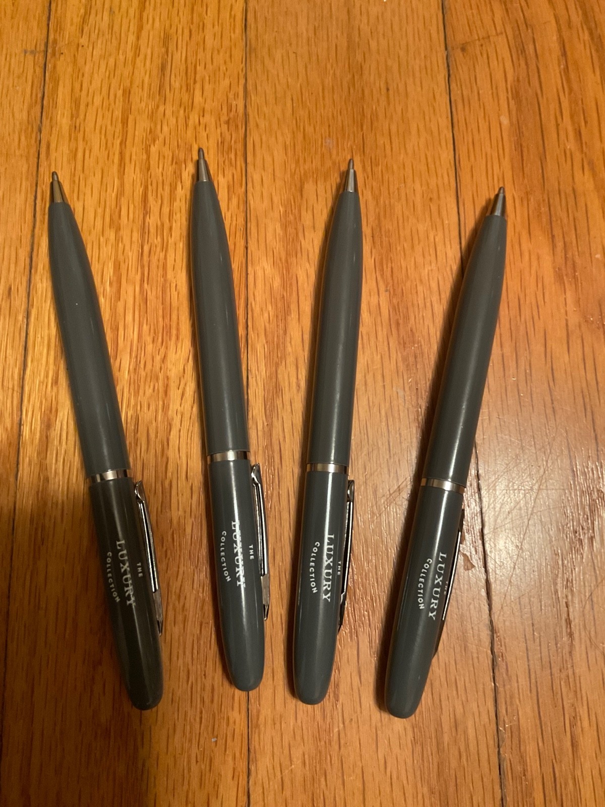 KOENIGSHOF Hotel, Munich , Germany, luxury 4 pens and writing pad, new.