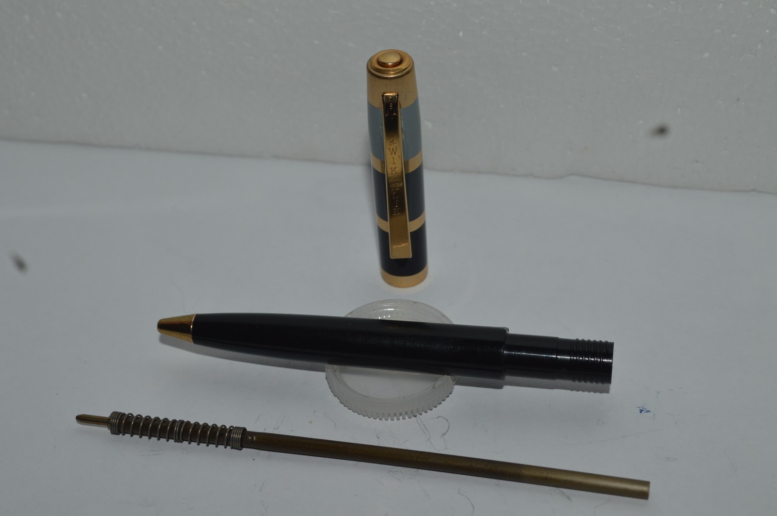 KWIK KLIK Ballpoint Pen New-Old Stock Black Barrel Metal Cap Made In USA 1960s