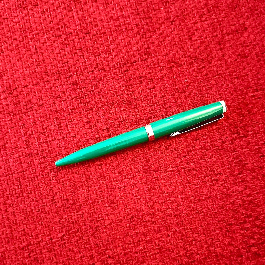 ROLEX Green Emerald Emblem Twist Ballpoint Pen AD VIP Gift