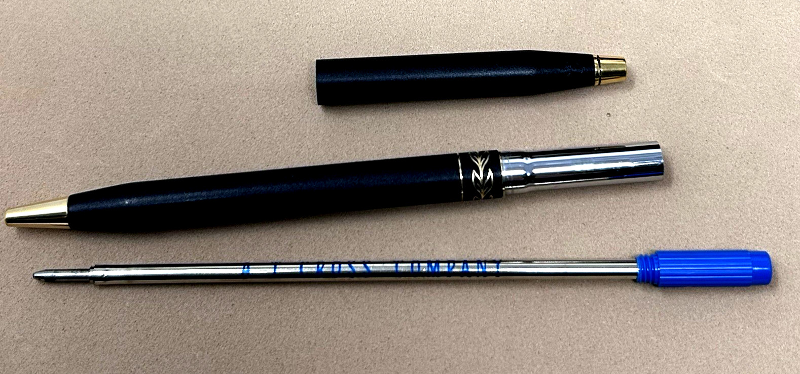 Vintage Cross Classic Century Ballpoint Pen Ladies Matte Black & Gold Trim, USA