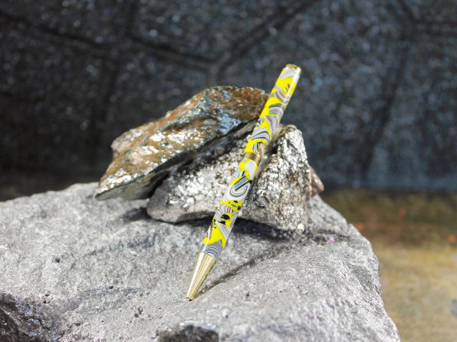 Fordite and Resin Pen – Gold/Yellow (P-050)