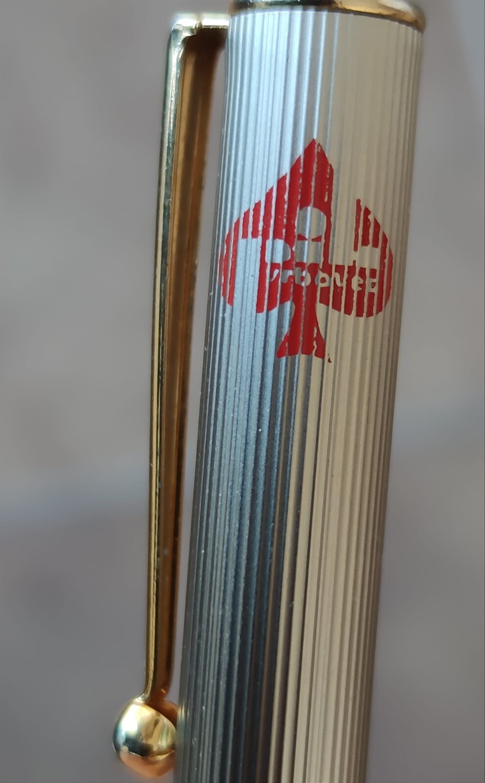 🔴Well made Ballpoint pen – Unknown for me but with logo🔴