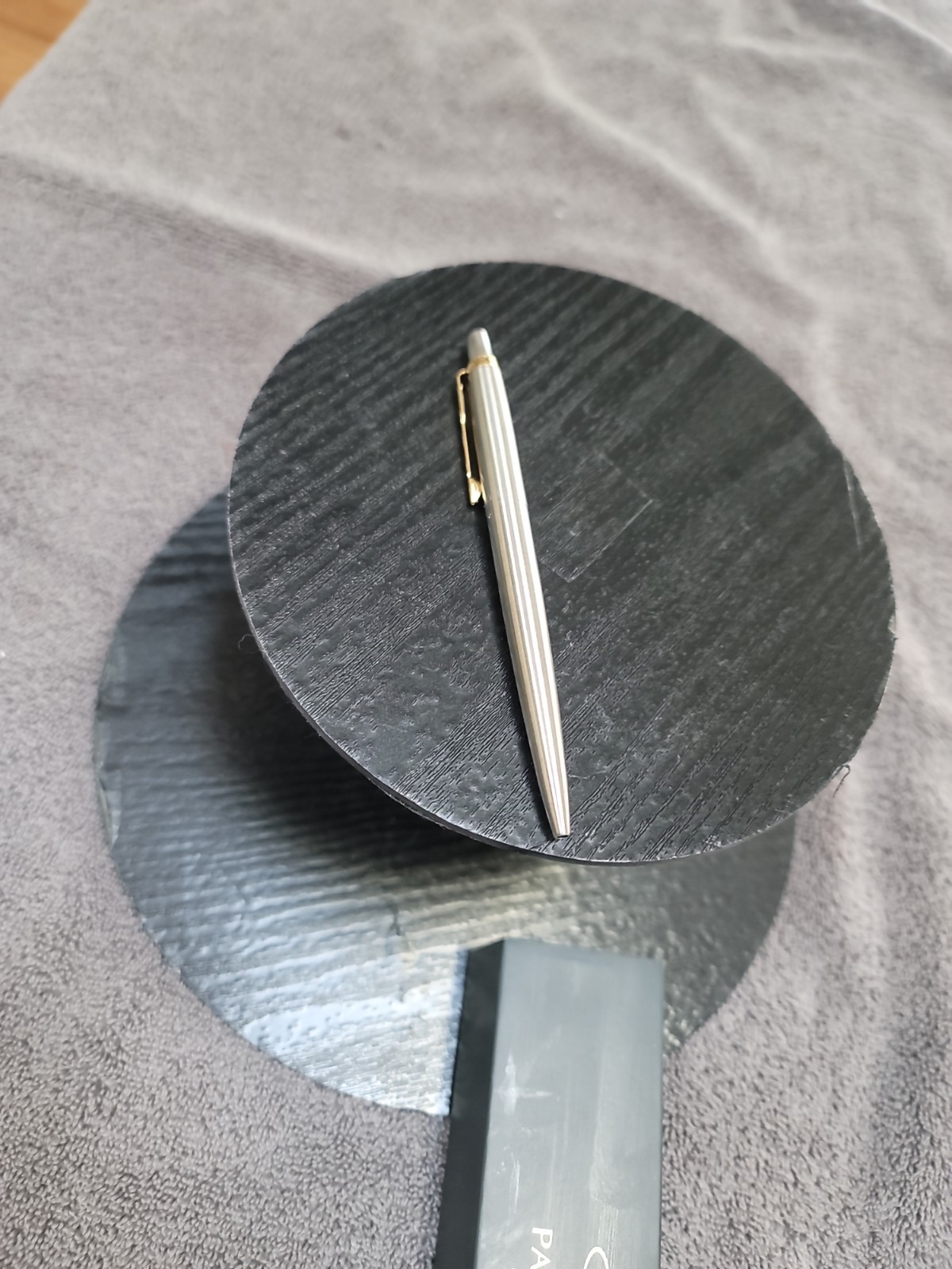 Luxor Parker Jotter Ballpoint Pen, Stainless Steel with Gold Trim, Black Ink