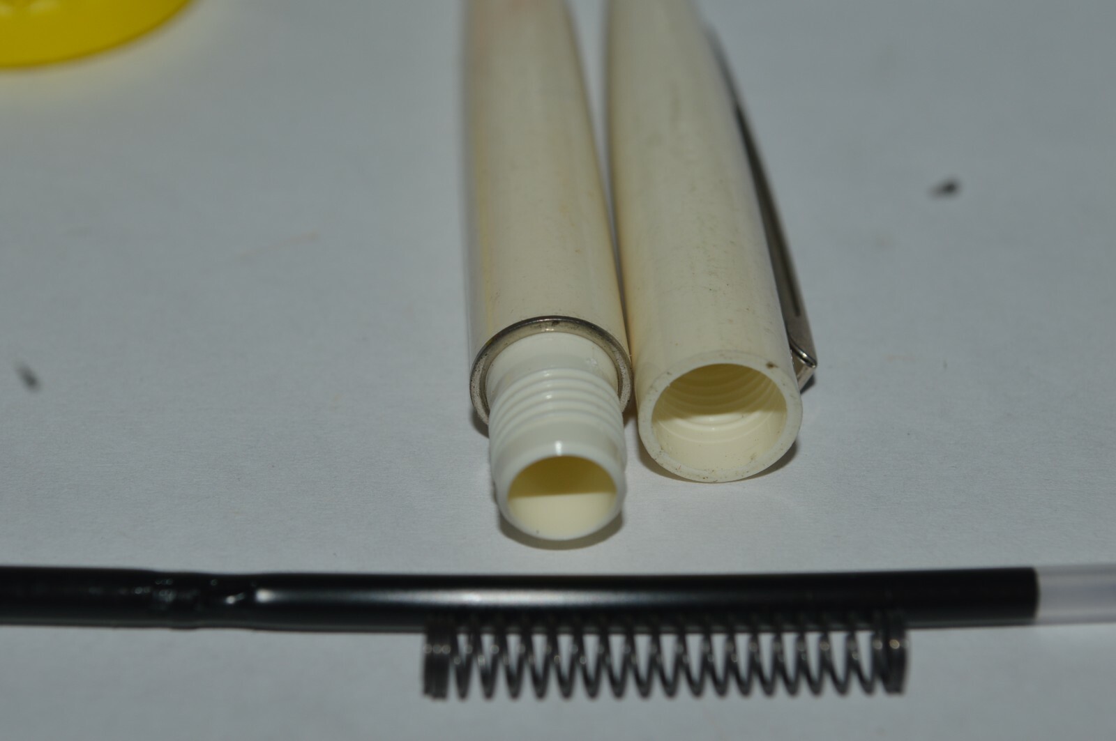 Bic Click Retractable Ballpoint White Solid Color USA Light Used Very Good Condi