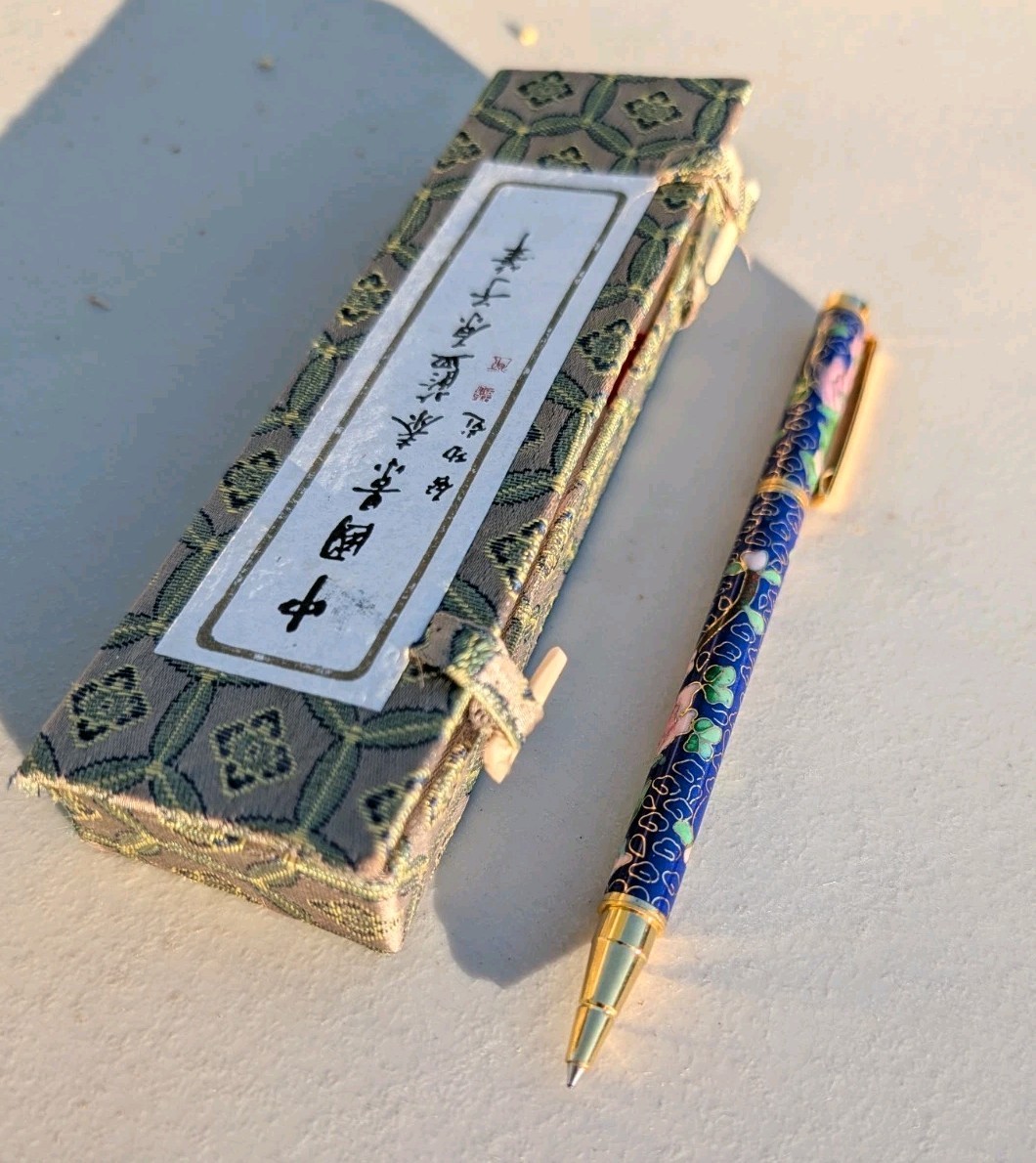 VINTAGE Chinese Cloisonné Ballpoint Pen «Jingtai Blue» Floral Enamel & Gold Trim