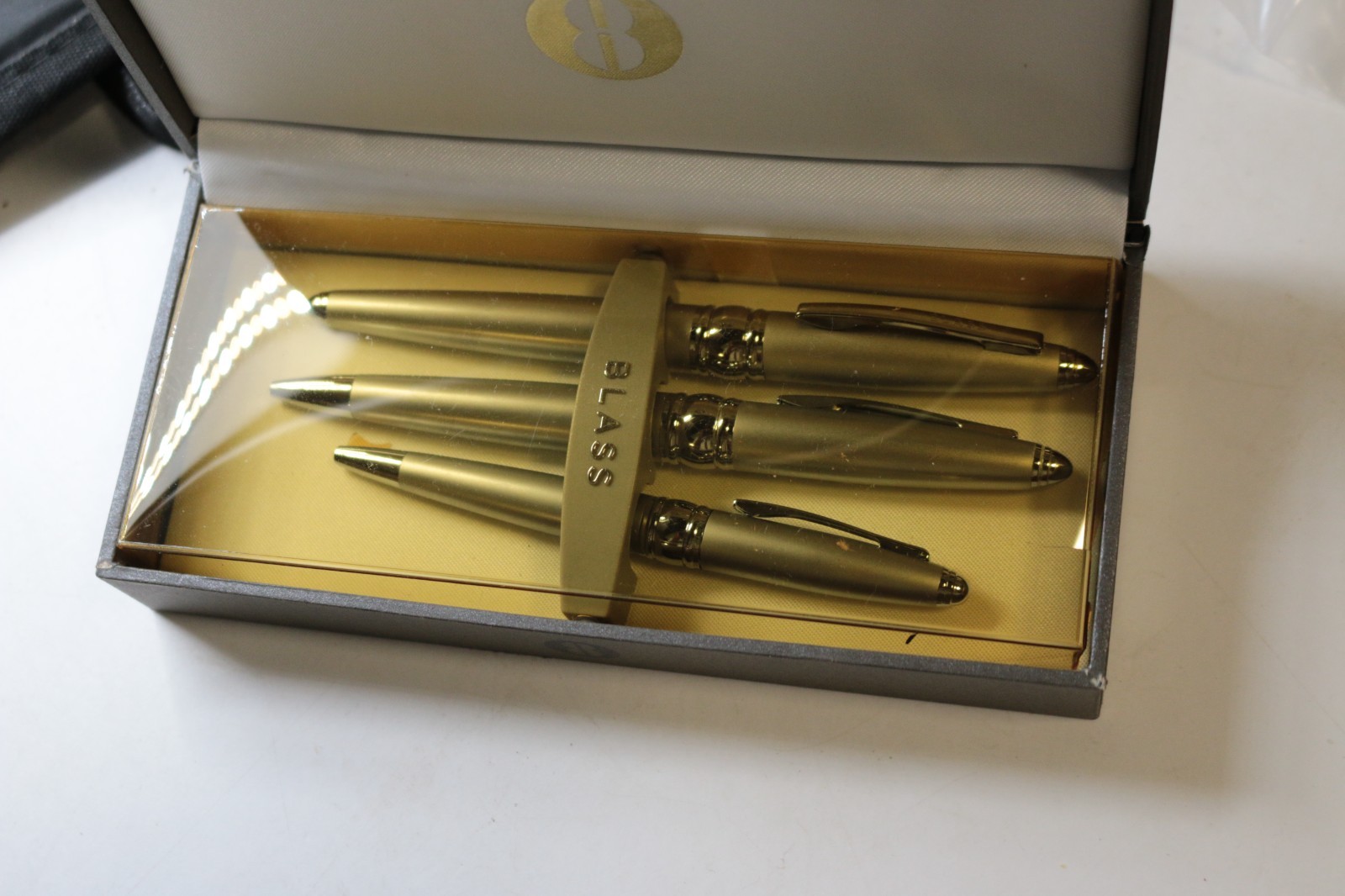 Cross Bill Blass Trio Aero Satin Chrome Ballpoint Pen BB0169-2 New in Gift Box