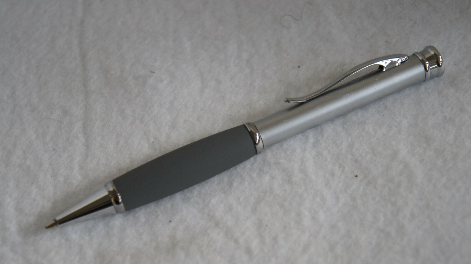 Metal Barrel Ballpoint Pen w/ Grey rubber grip New