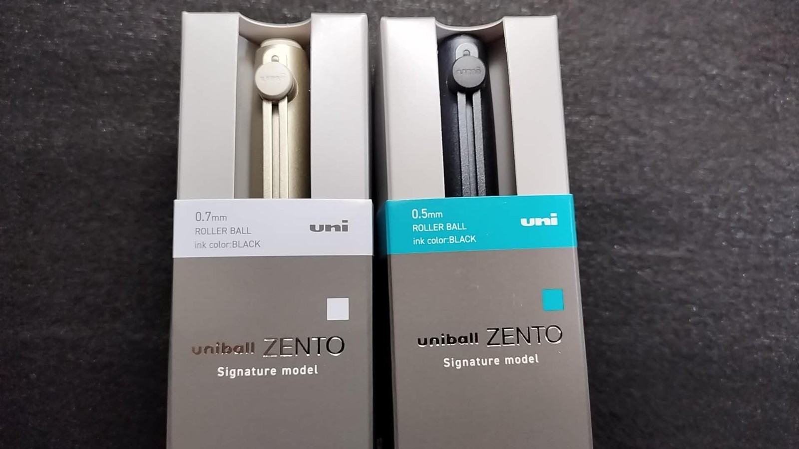 【DDP】Uniball Zento Signature 0.5mm Metallic Black & 0.7mm Champagne Gold Set