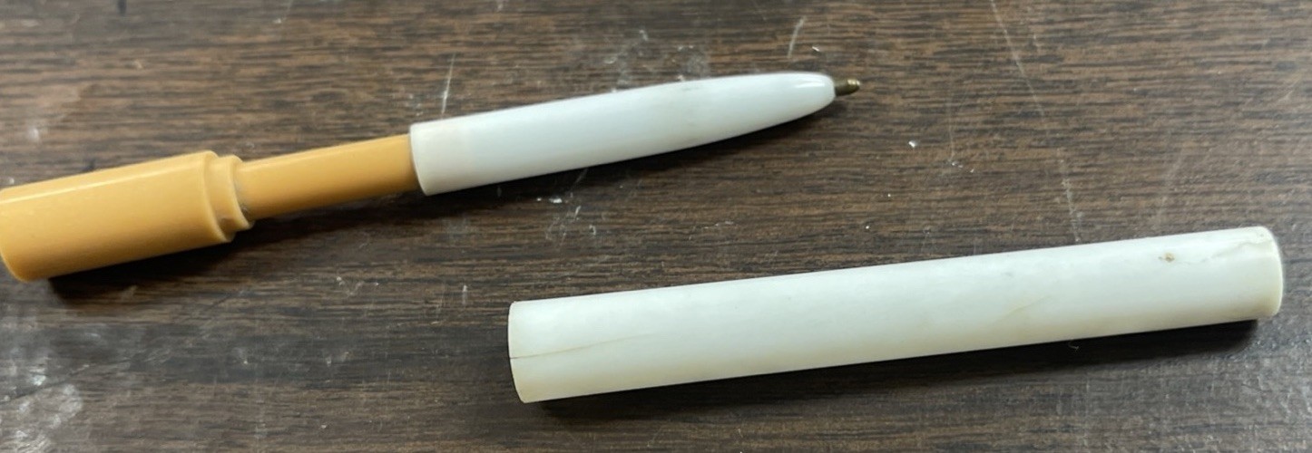 Vintage Cigarette Shaped White & Tan Ballpoint Pen USA 1950s – 1960’s Dry Ink