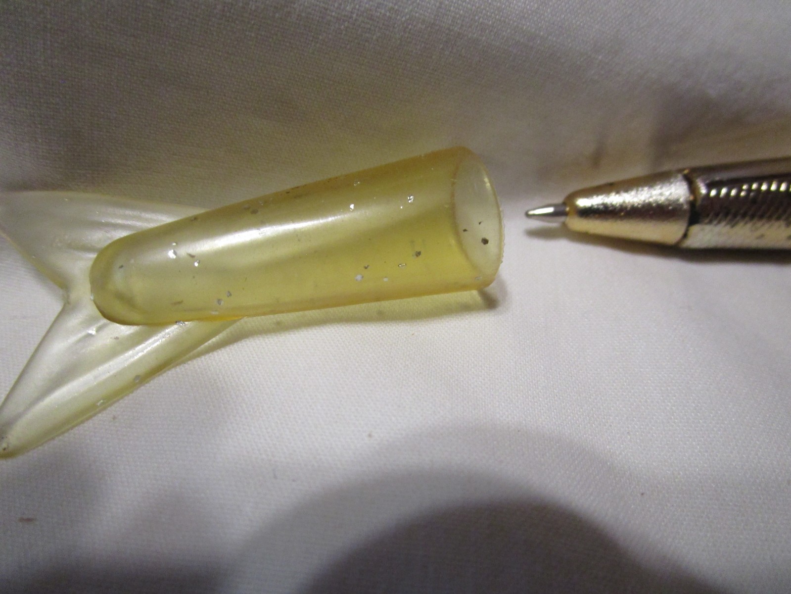 VINTAGE FISHING LURE INK PEN 5 3/4″ RUBBER COVER FIN