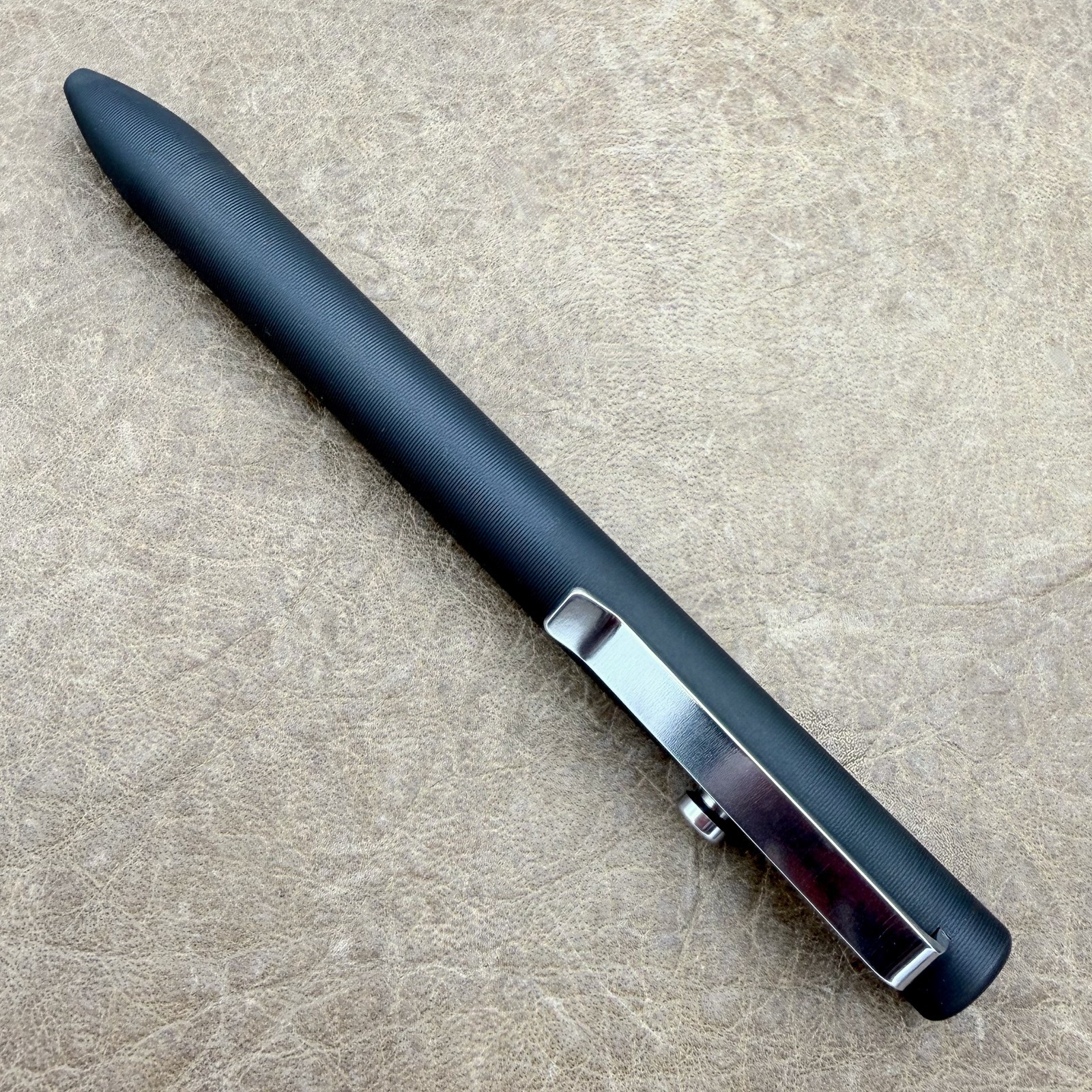 Tactile Turn – Titanium Bolt Action Short Size Pen Black Ano HV Blue Acc. [5.1″]
