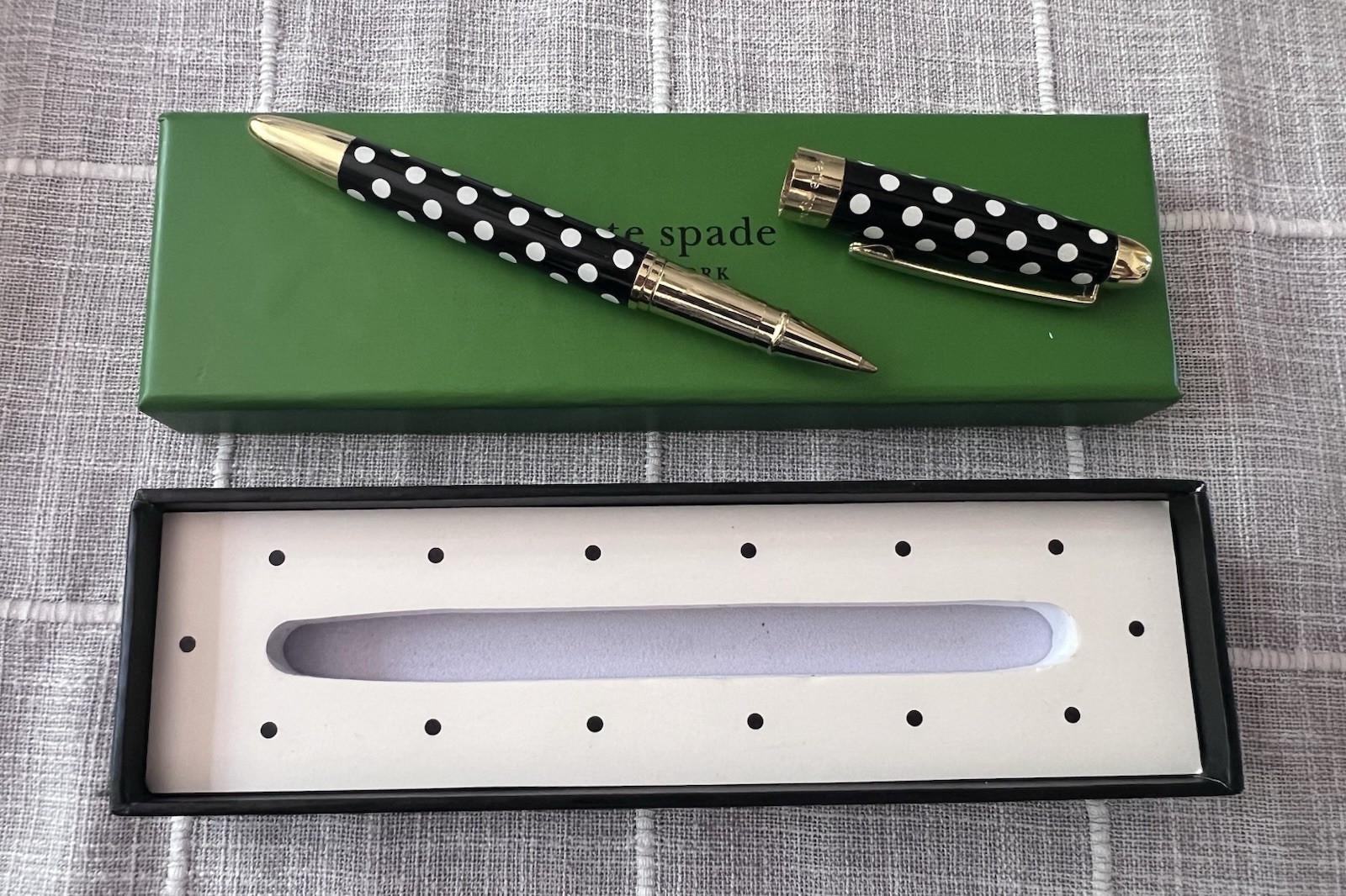 KATE SPADE New York «Polka Dot» Black Ink Ballpoint Pen w/Gift Box