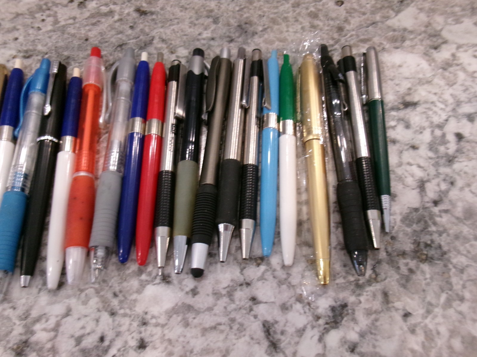 Mixed Lot Of 36 Vintage Pens, Various Brands/Colors, New/Used