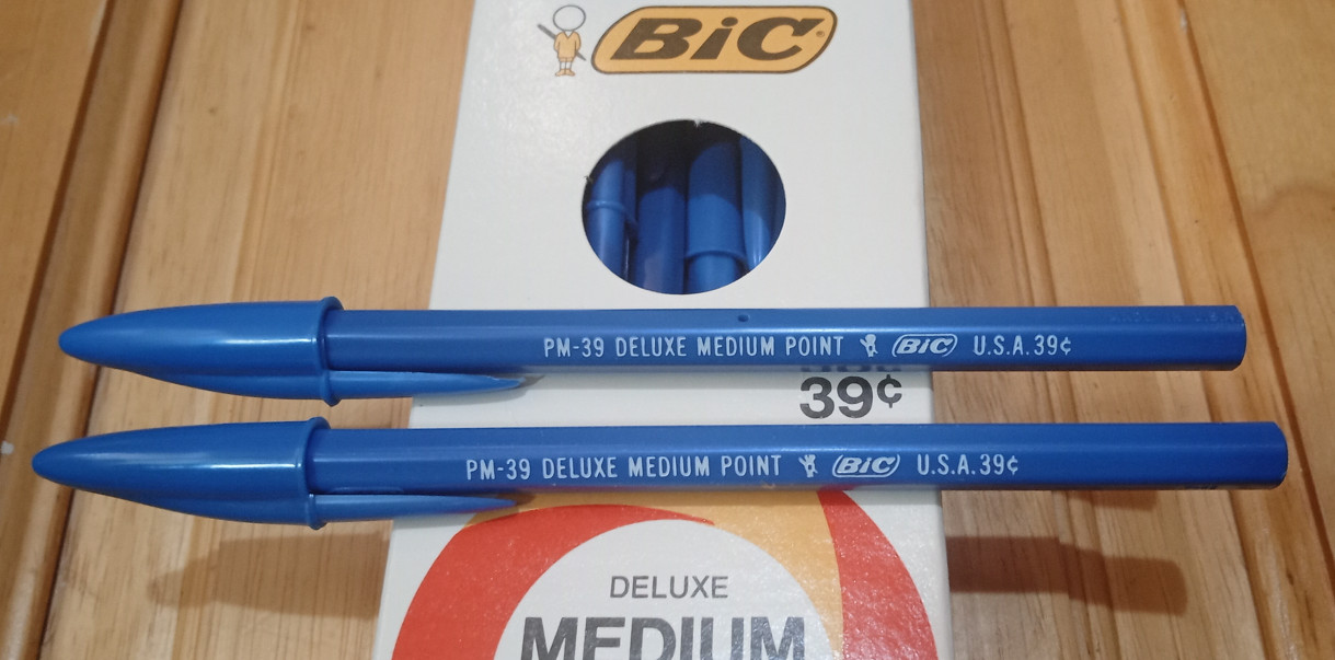 Vintage BIC Deluxe Medium Point Solid Blue Barrell W/New Cartridges -They Write!