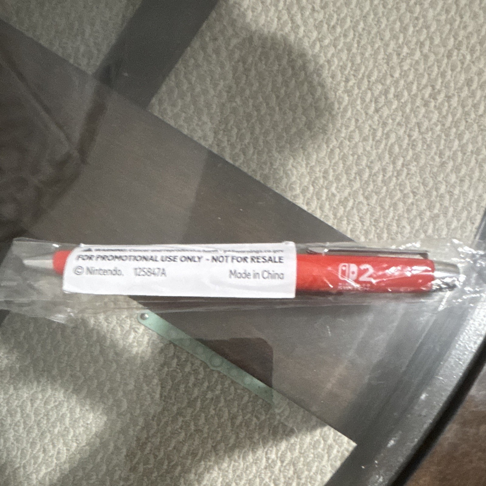 Nintendo Promotional Red/White Plastic Ballpoint Pen, Red Ink, hard to get.