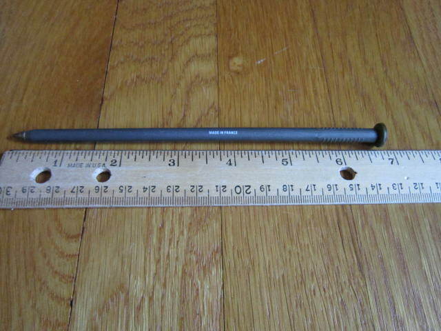 Pen looks like spike Made in France Plastic Vintage Novelty Top Design SEE PIX