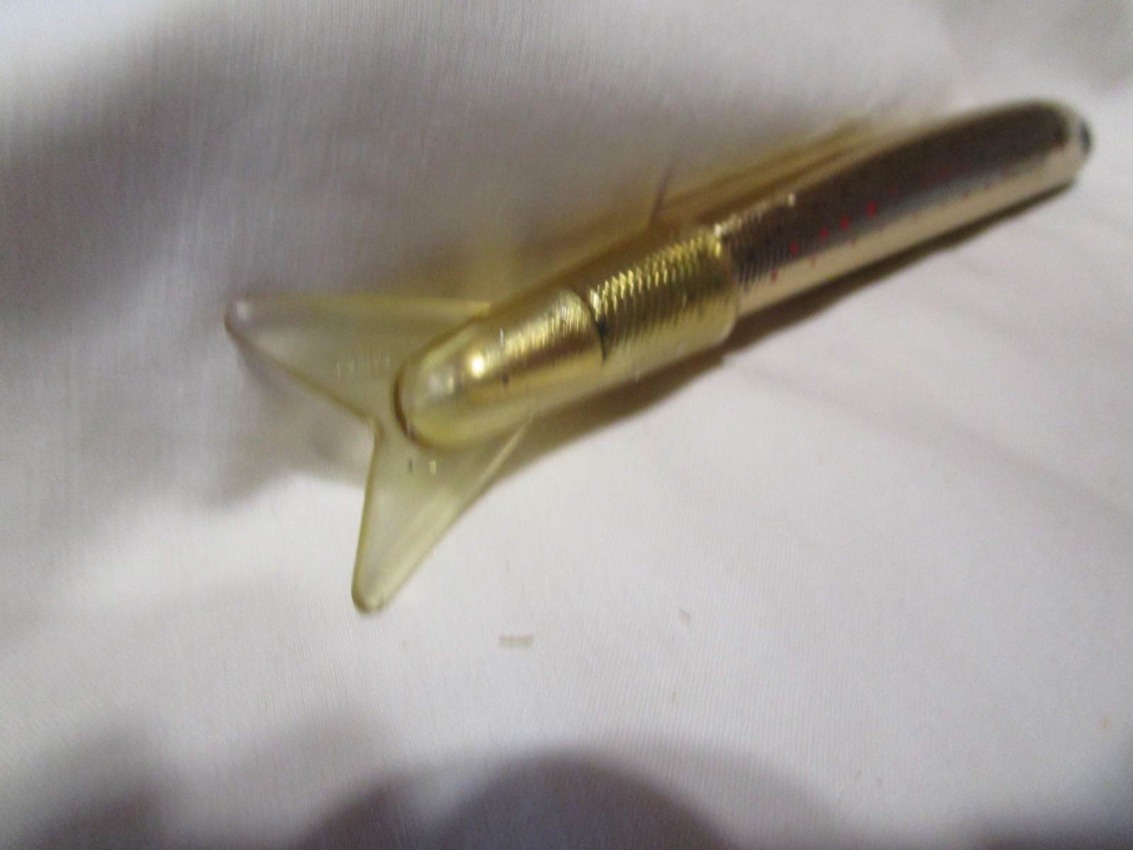 VINTAGE FISHING LURE INK PEN 5 3/4″ RUBBER COVER FIN