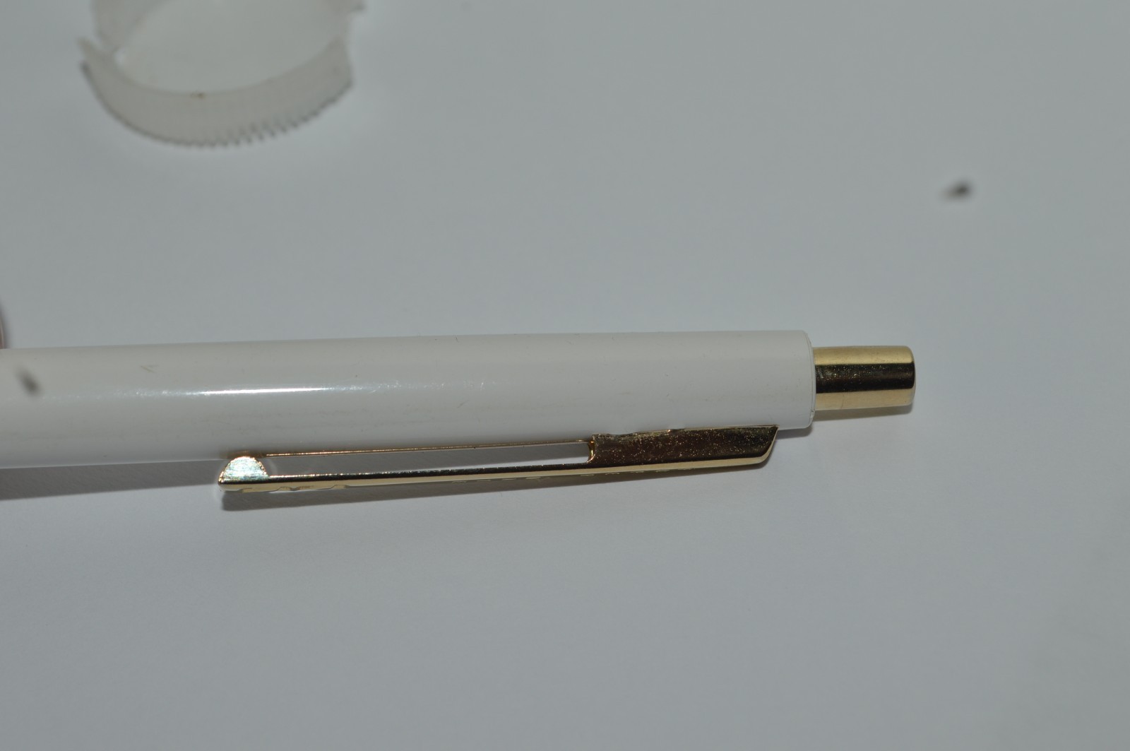 Paper Mate CONTOUR Ballpoint Pen White Gold Trim Made In Mexico Circa 1980’s