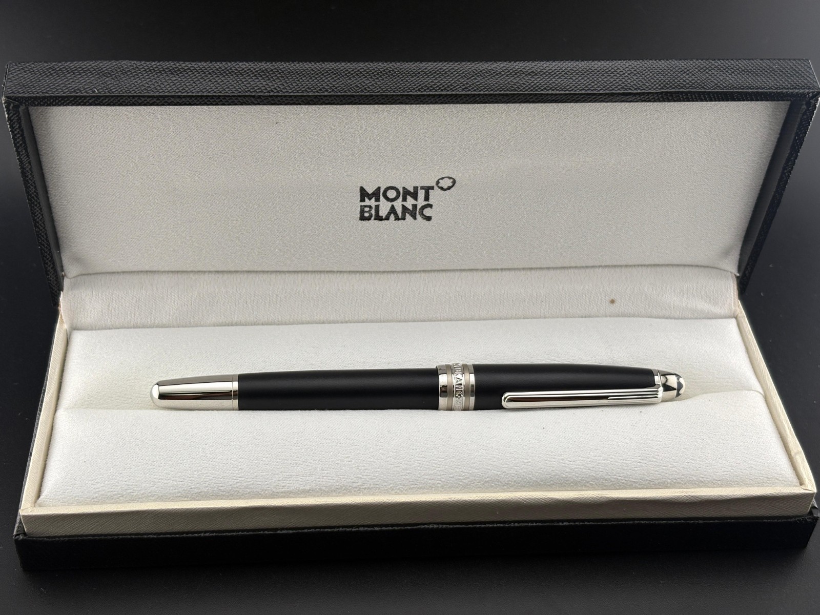 Montblanc Meisterstück Black Rollerball Pen Platinum Trim Gift Box Included
