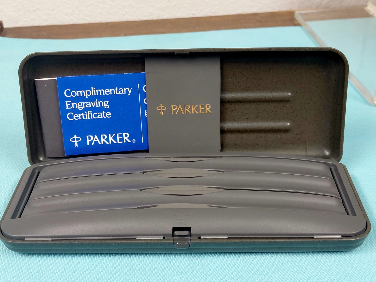 Parker Insignia Black Lacquer Ballpoint Pen 3 Pack w Hard Shell Case New NIB NOS
