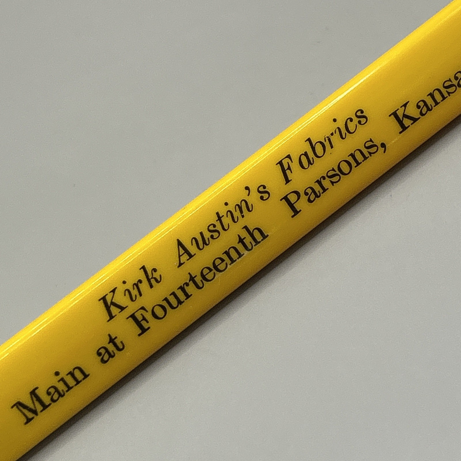 VTG Oversized Ballpoint Stick Pen KIRK AUSTIN’S FABRICS Parsons KS Kansas