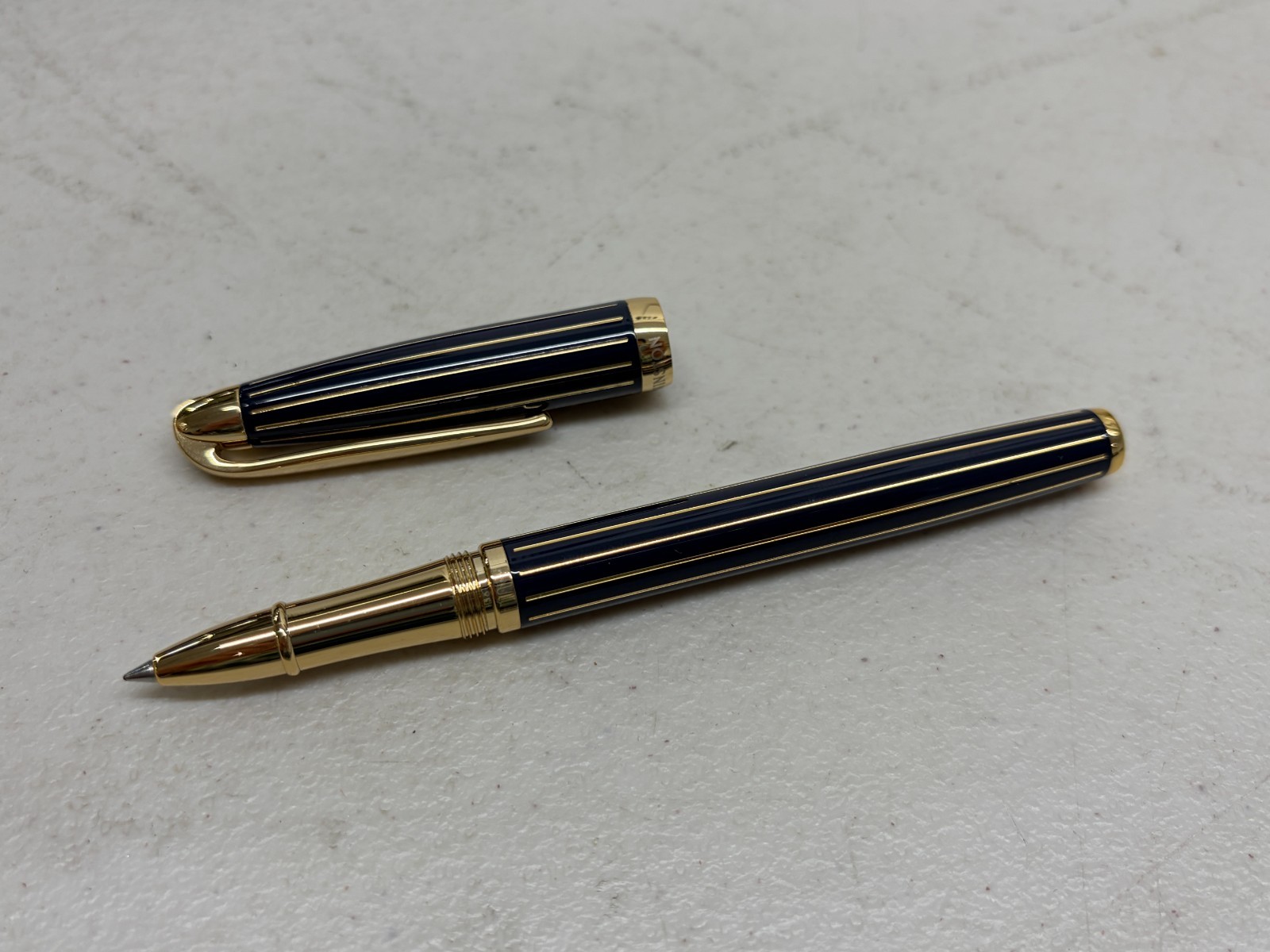 HARRY WINSTON Novelty Navy/Gold Stripe Rollerball Pen (NIB)