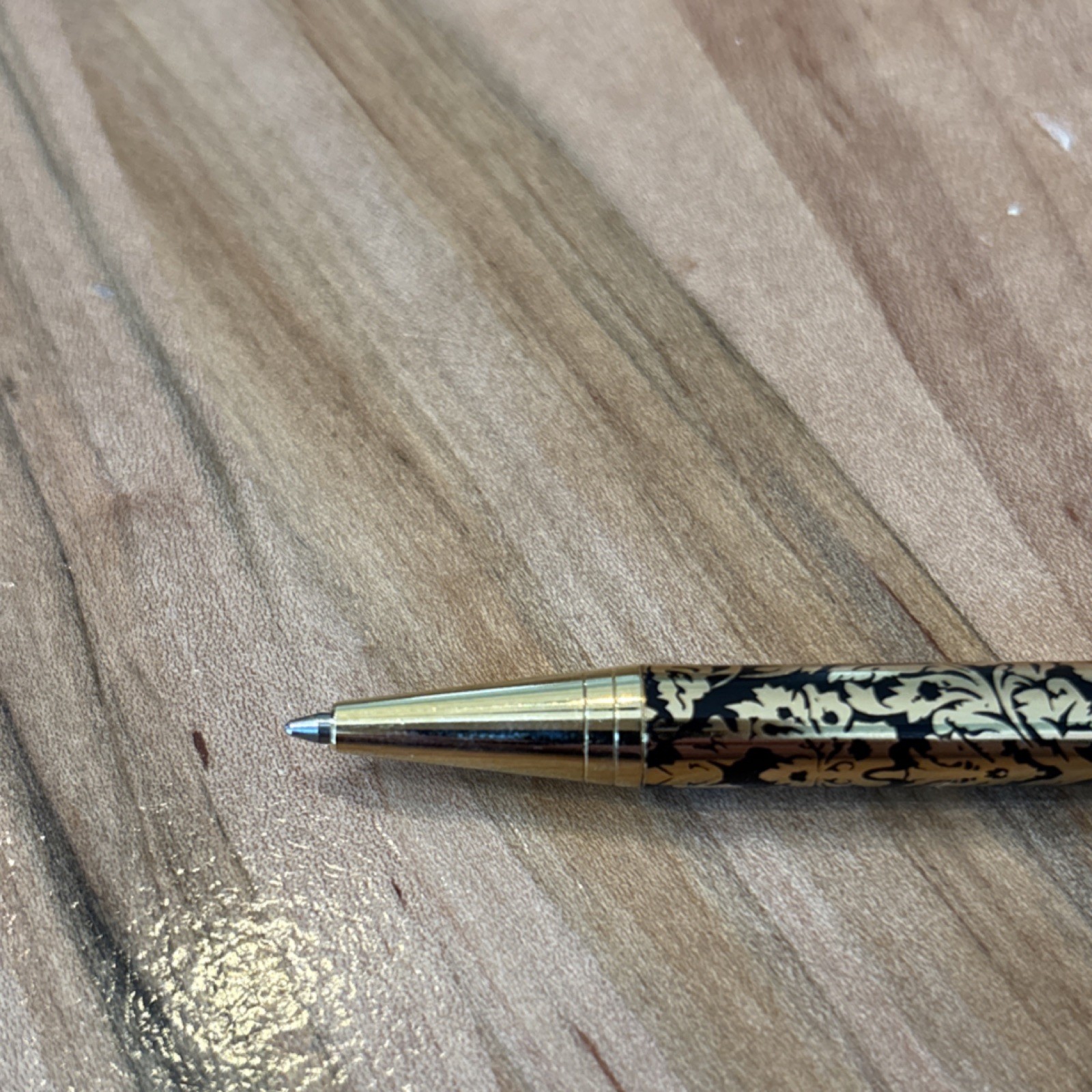 Buckingham Palace Metal Ballpoint Pen with Gold Trim Collectible