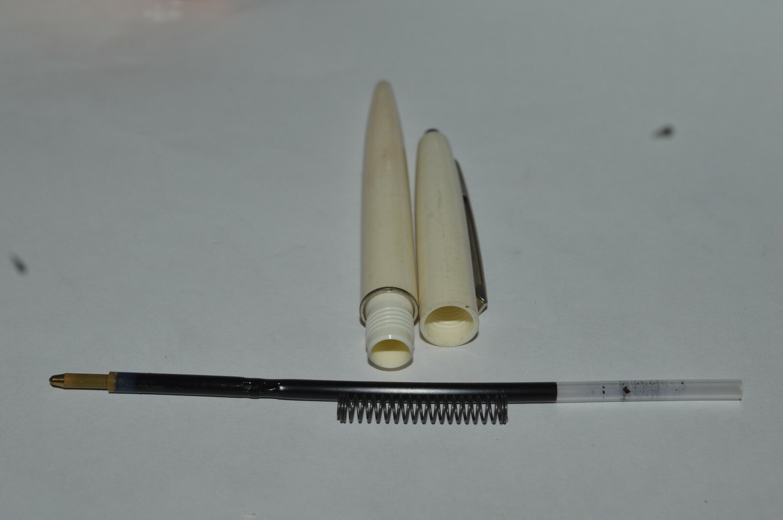 Bic Click Retractable Ballpoint White Solid Color USA Light Used Very Good Condi
