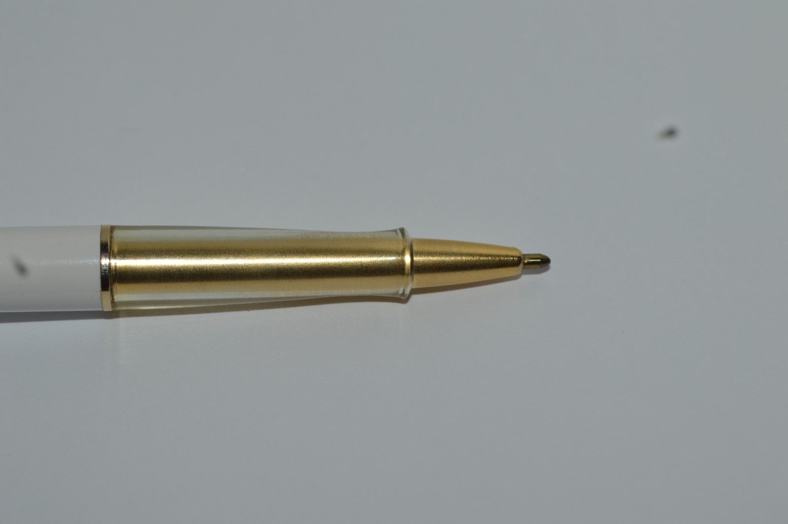 Paper Mate CONTOUR Ballpoint Pen White Gold Trim Made In Mexico Circa 1980’s